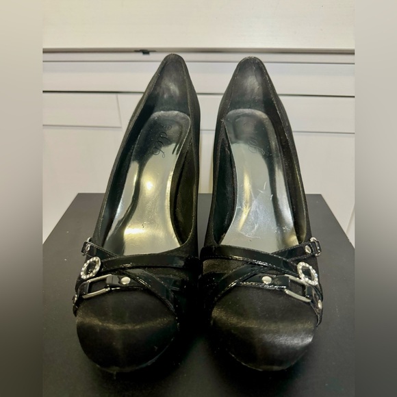 Black High Heel Pumps Size 11 - Picture 3 of 4